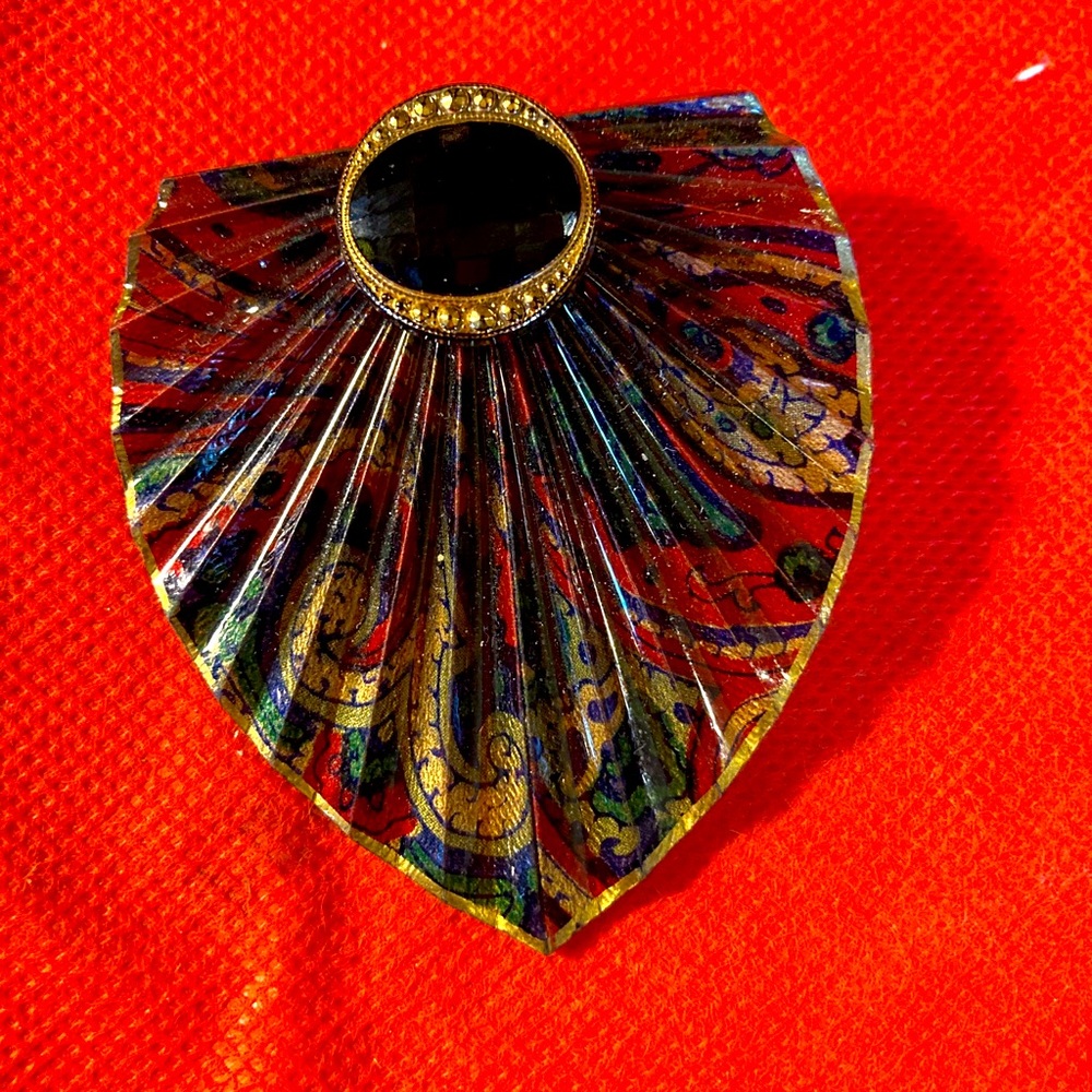 Art Deco style brooch. Fabulous condition. Used as brooch on a handbag.